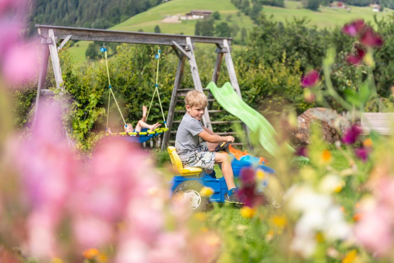 Hartlhof Urlaub Am Baby- Und Kinderbauernhof Niederau Exterior photo